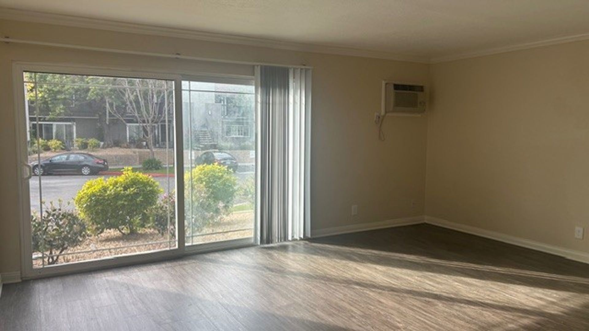 Anaheim Apartment: 2828 W. Ball Road