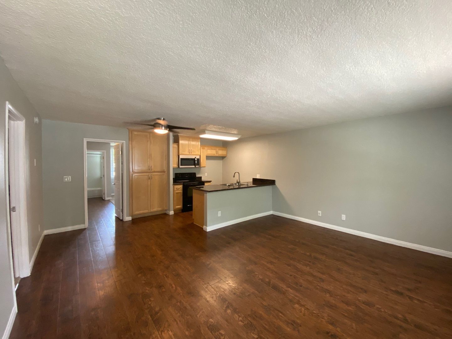 La Habra Apartment: 600 N. Harbor Blvd.