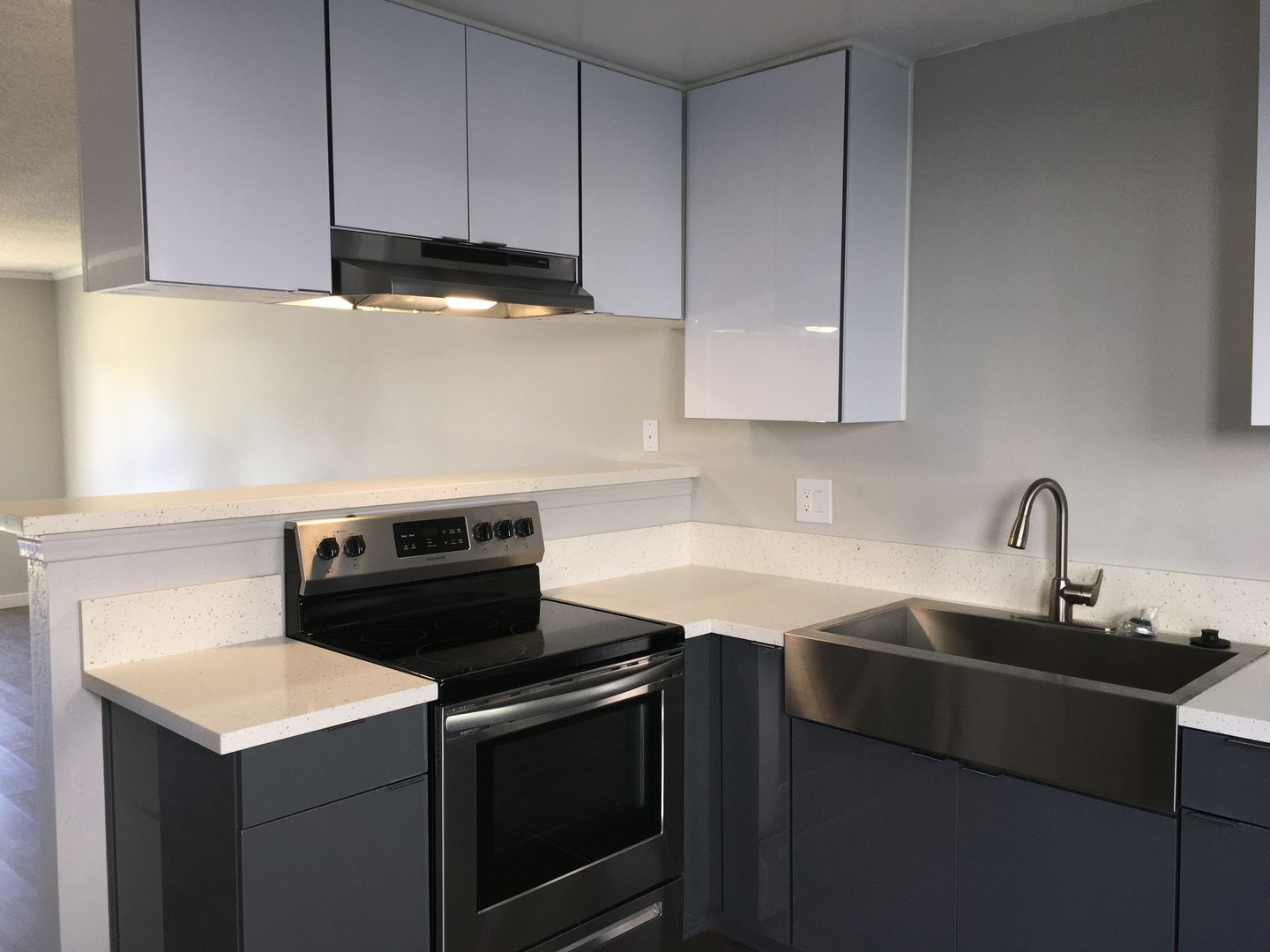 Santa Ana Apartment: 811 S. Fairview