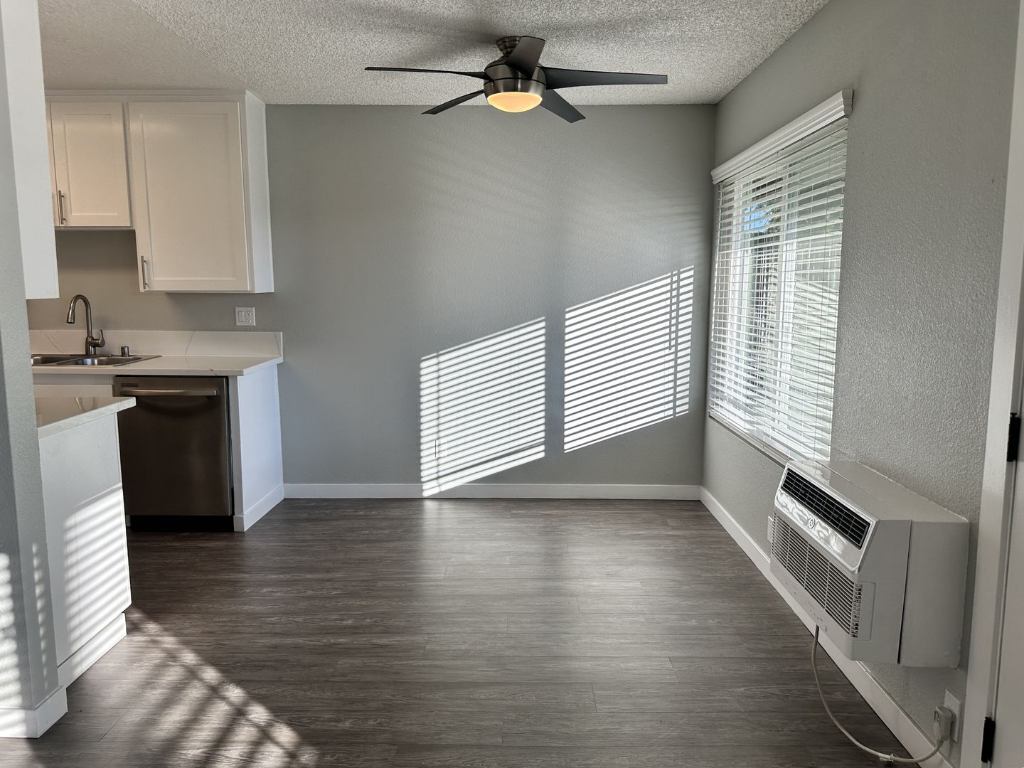 Norwalk Apartment: 12301 Studebaker Road