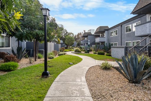Park Plaza | The Metro | 3 Bed 2 Bath | Upstairs – photo 1