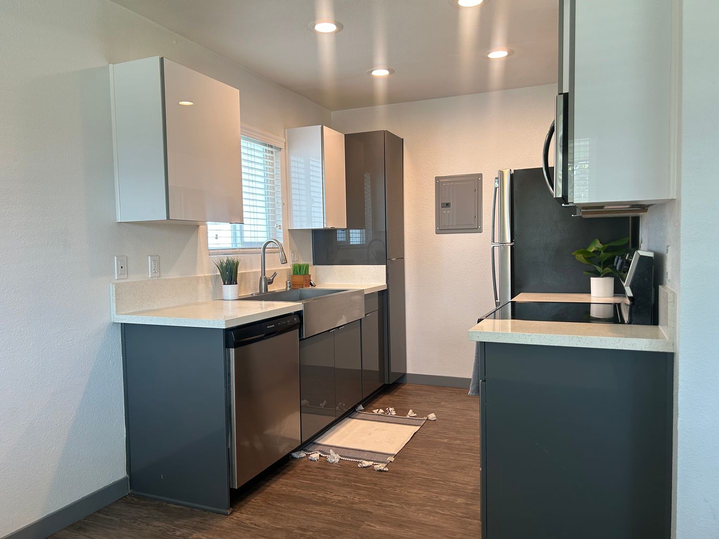 Fullerton Apartment: 2656 Associated Road