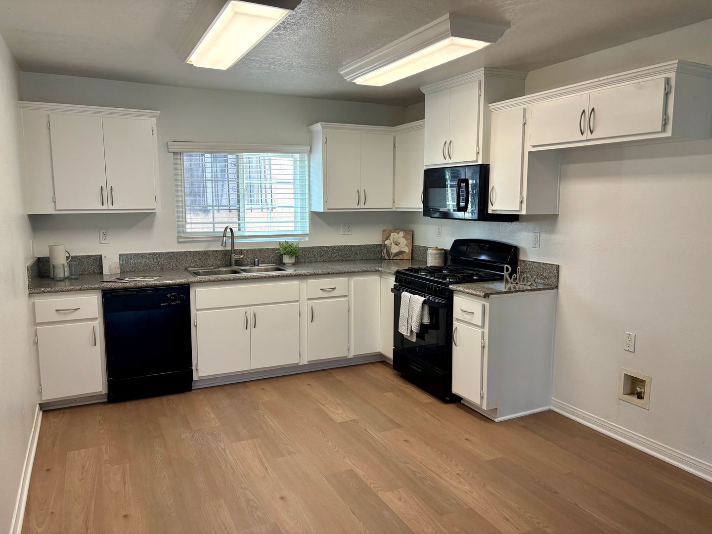 Bellflower Apartment: 16227 Eucalyptus