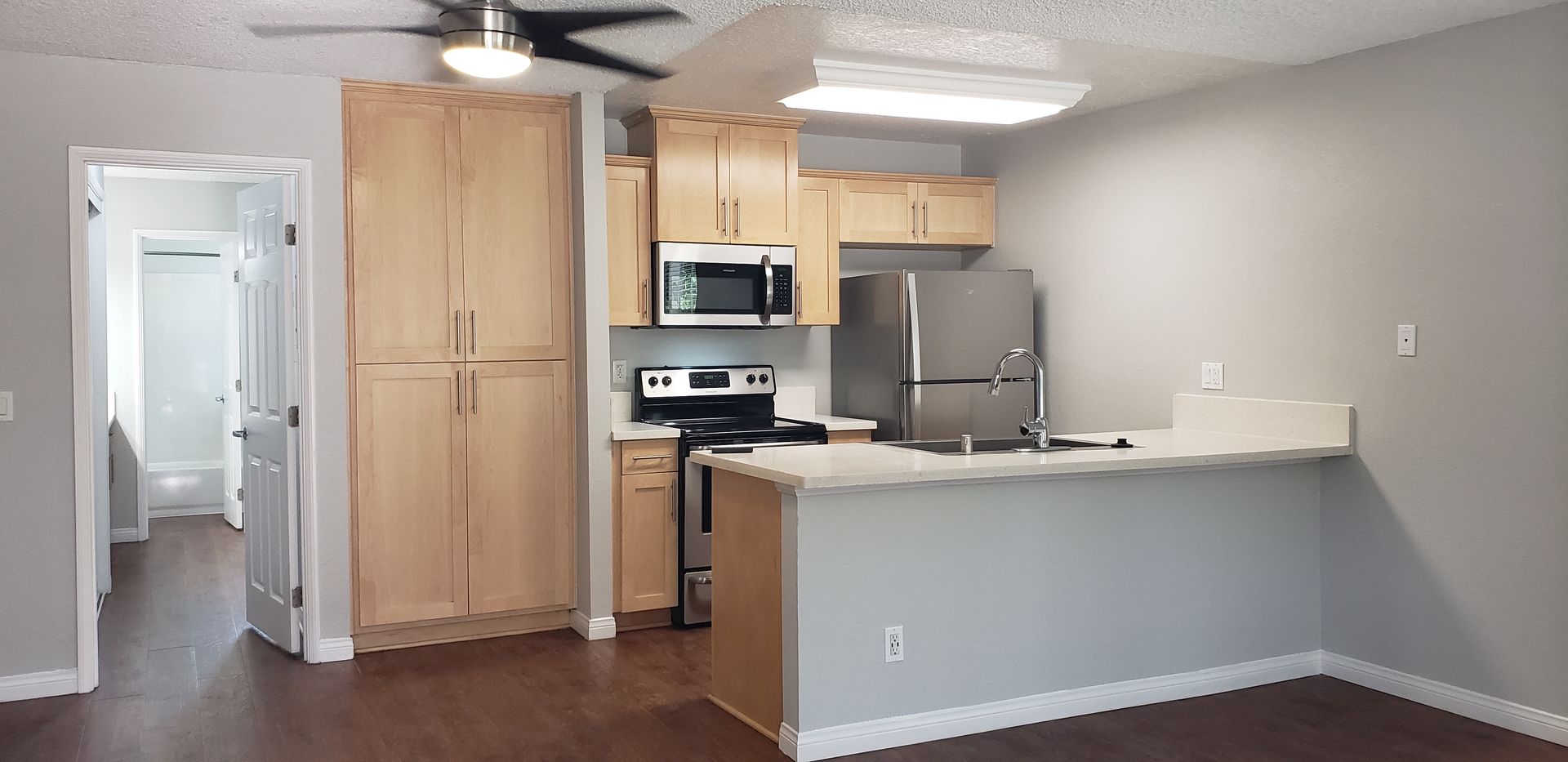 La Habra Apartment: 600 N. Harbor Blvd.