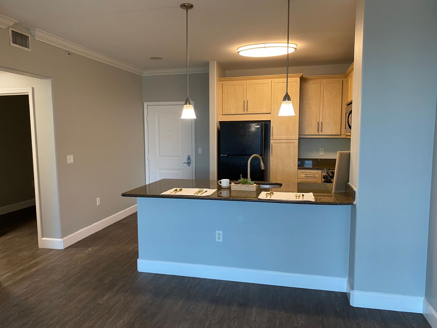 Anaheim Apartment: 2100 E. Katella Avenue