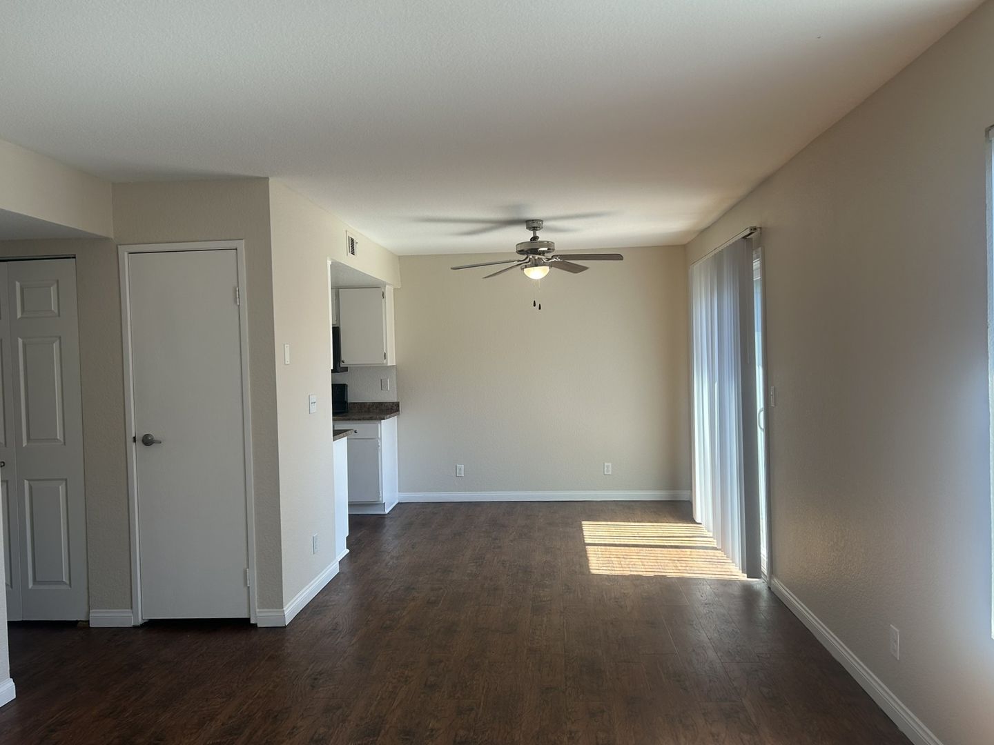 Riverside Apartment: 3957 Pierce Street