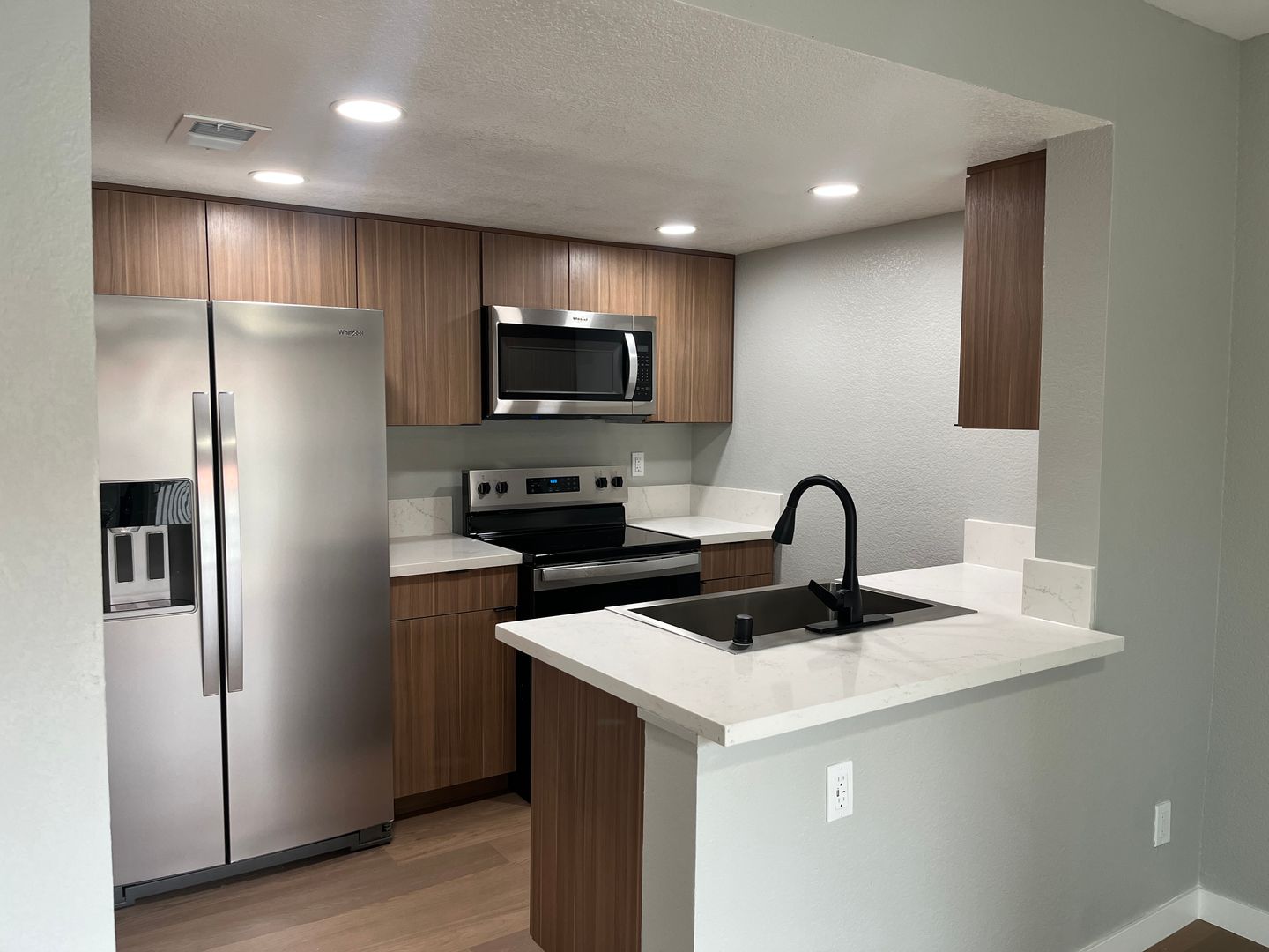 Riverside Apartment: 3957 Pierce Street