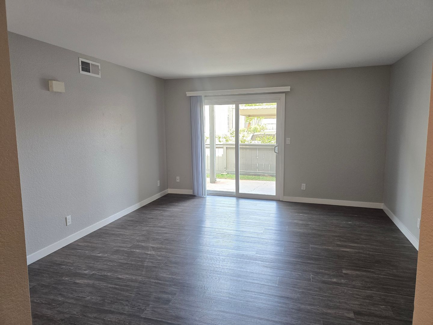 Riverside Apartment: 3957 Pierce Street