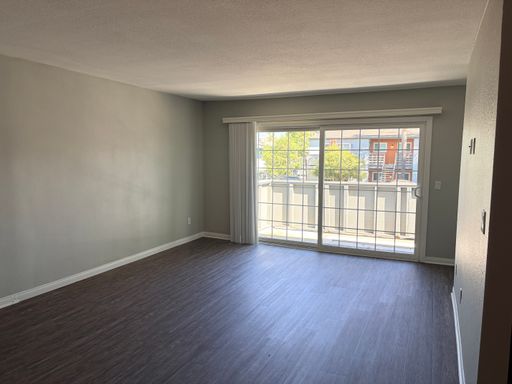 Countrywood | 2 Bedroom 2 Bath | Upstairs | Garage Included – photo 1