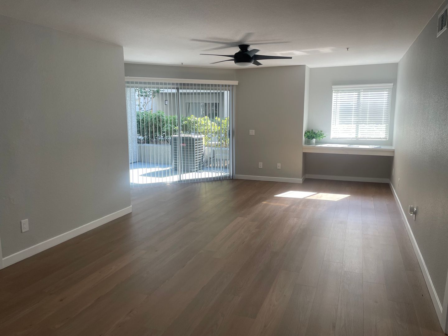 Costa Mesa Apartment: 2855 Pinecreek Drive