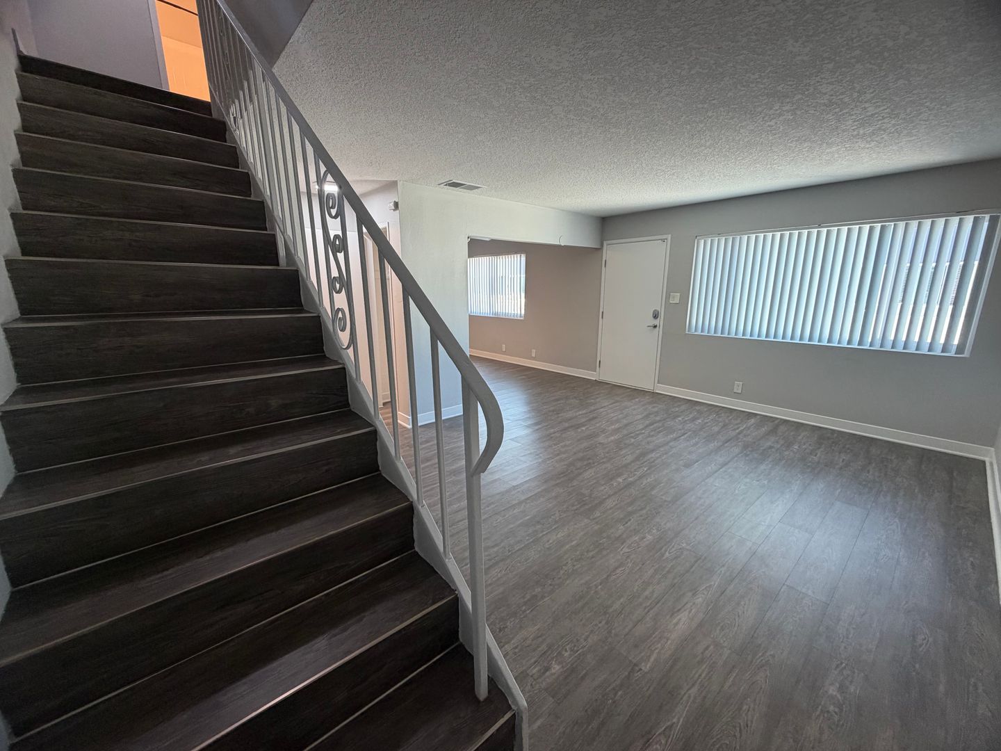 Long Beach Apartment: 1718 Ximeno Avenue