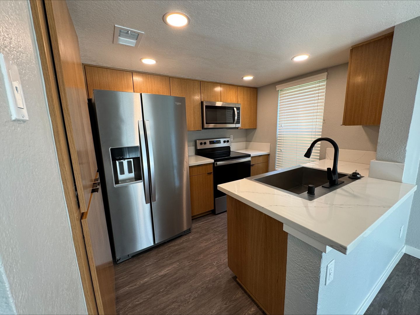 Riverside Apartment: 3957 Pierce Street