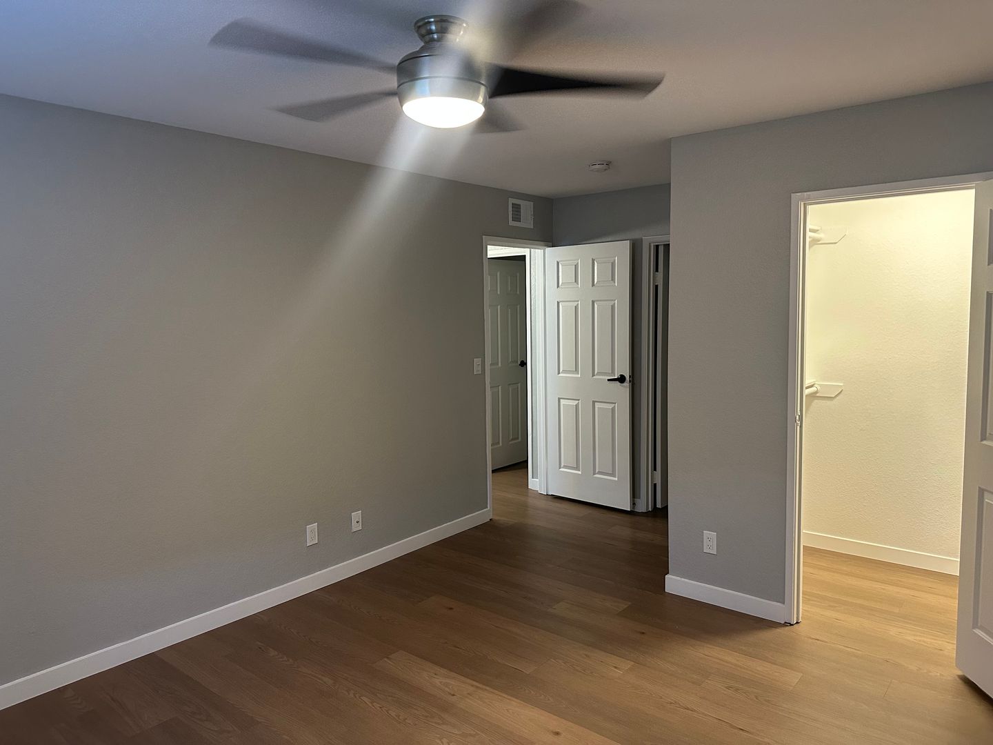 Riverside Apartment: 3957 Pierce Street