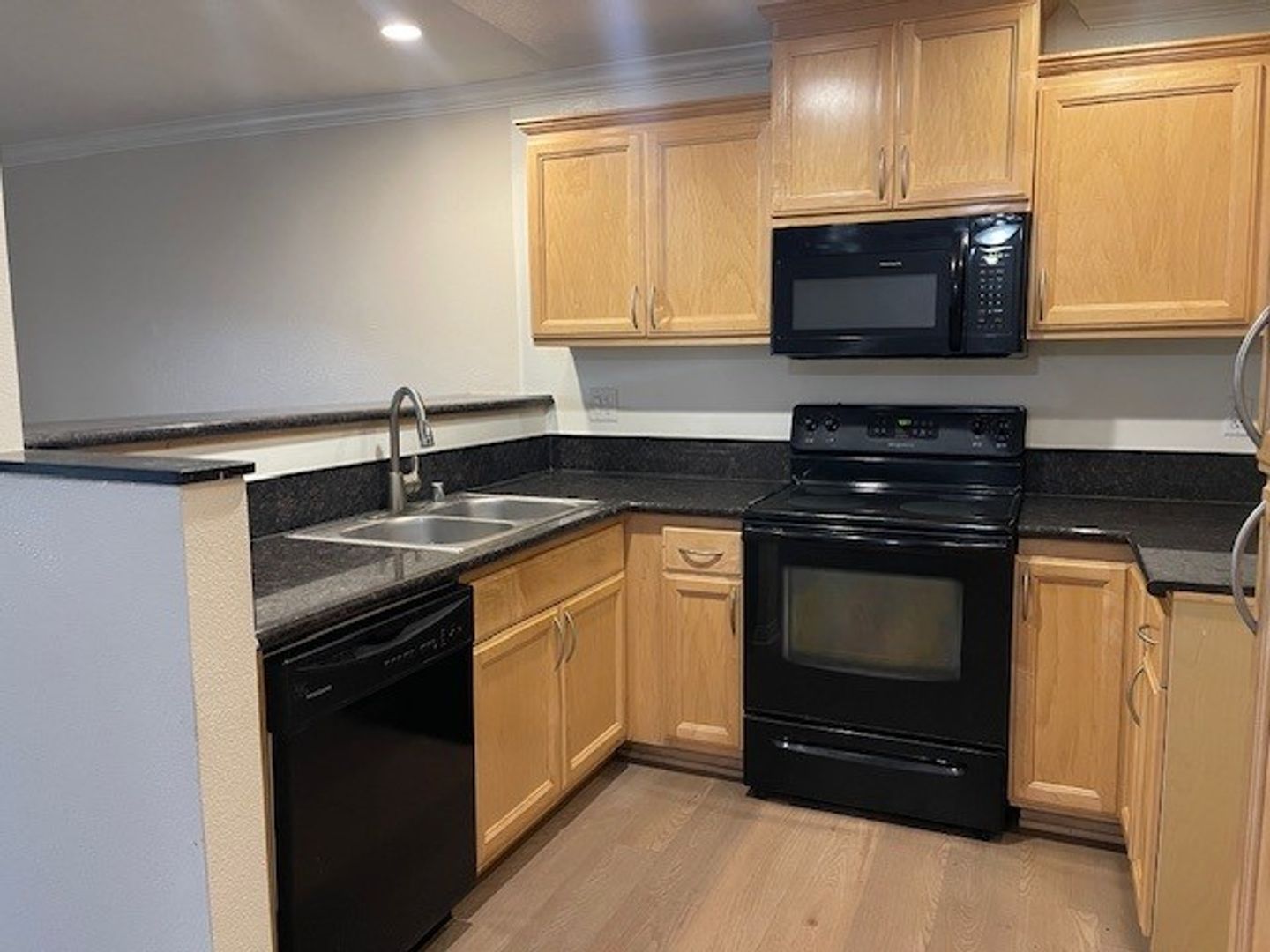 Anaheim Apartment: 2828 W. Ball Road