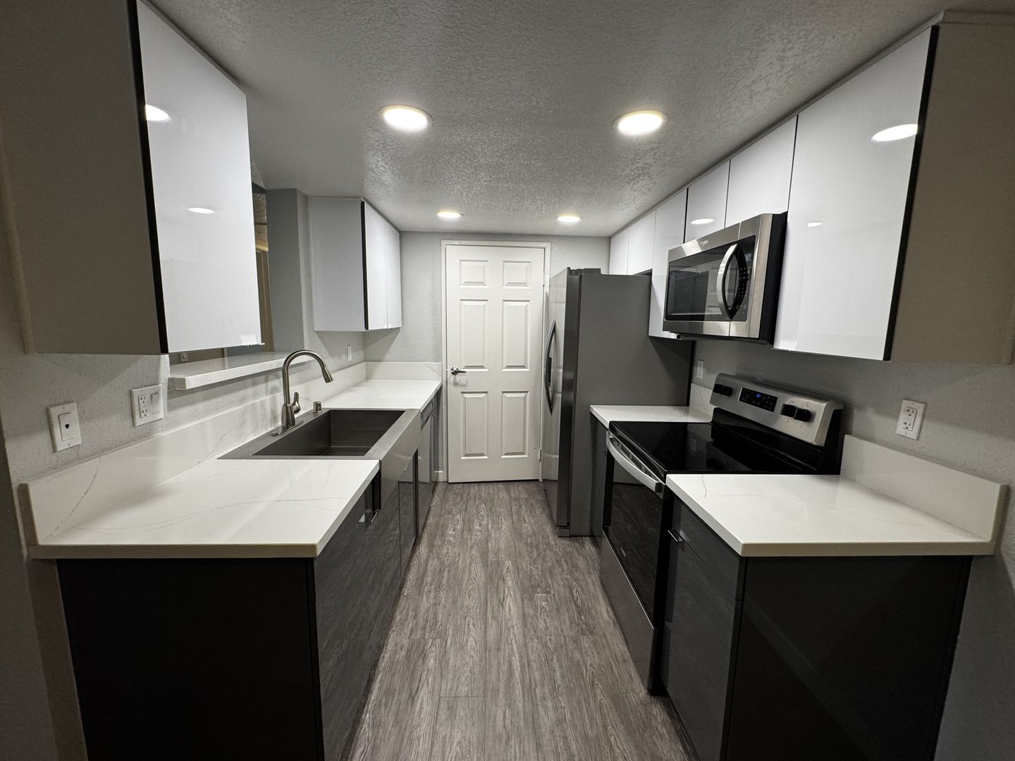 Riverside Apartment: 3957 Pierce Street