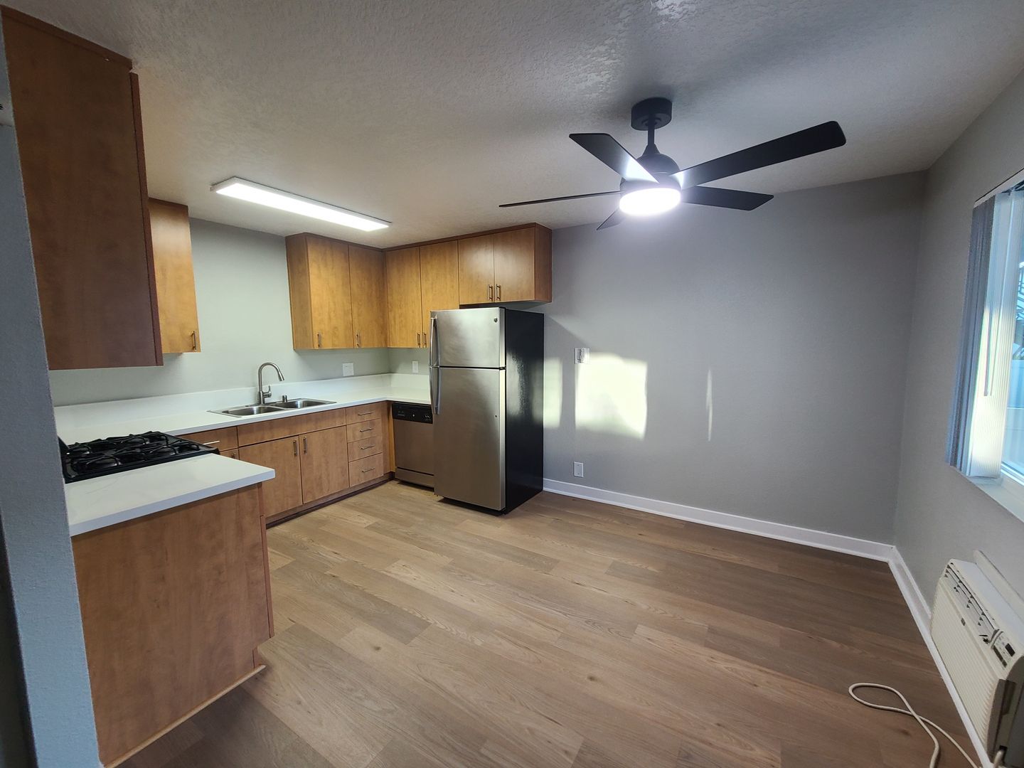 Long Beach Apartment: 1718 Ximeno Avenue