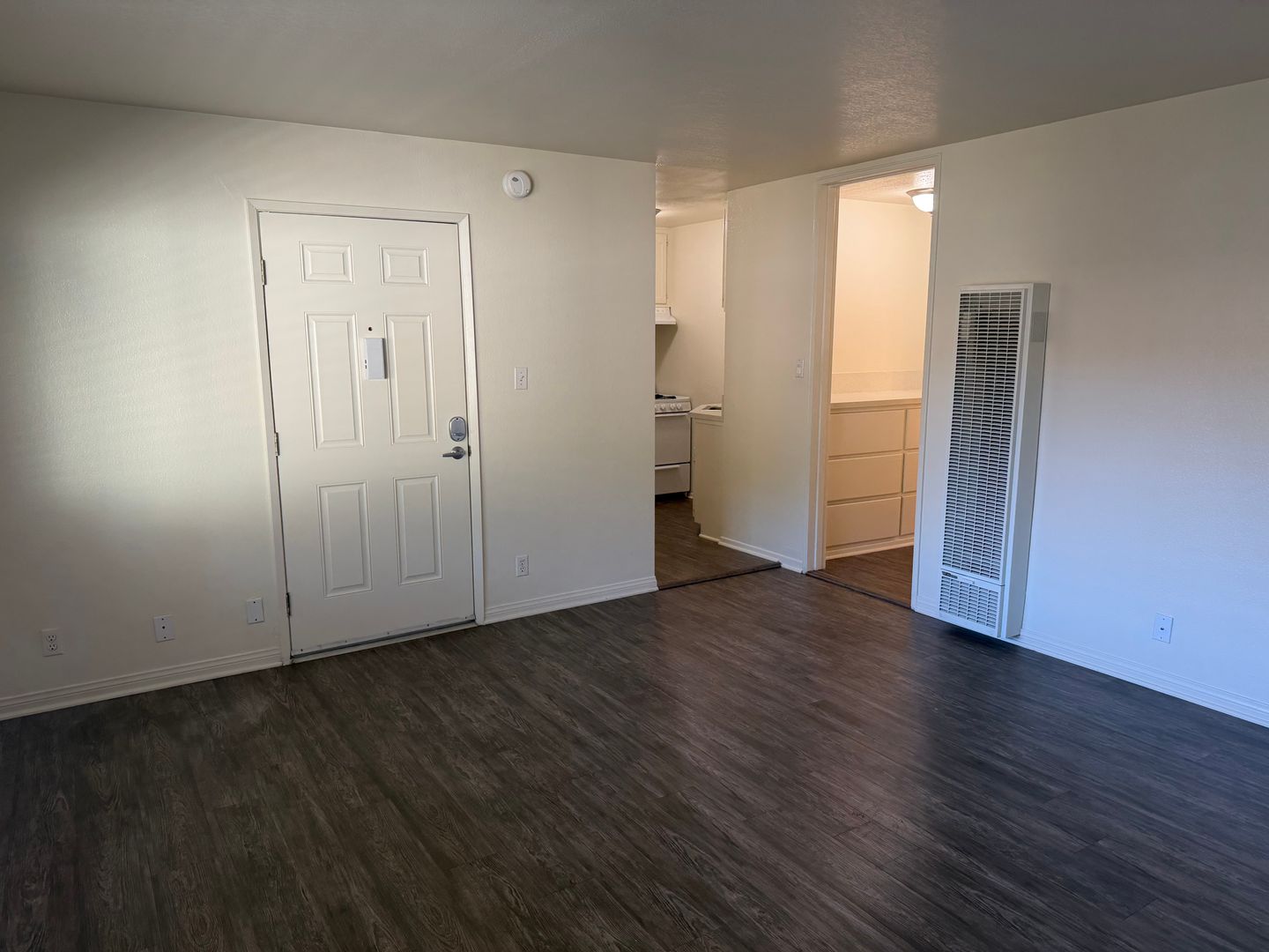 Lakewood Apartment: 4907 1/4 Hayter Avenue