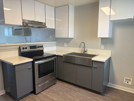 Villa Del Sol | 2 Bed 1.5 Bath | Upstairs – photo 1
