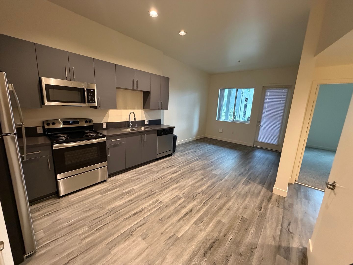 Riverside Apartment: 3050 Mission Inn Avenue