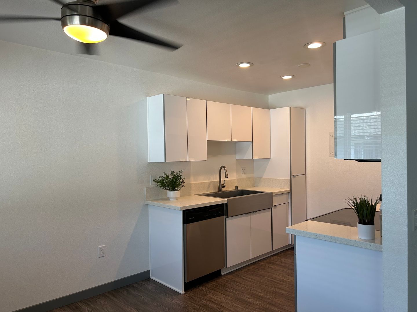 Fullerton Apartment: 2656 Associated Road