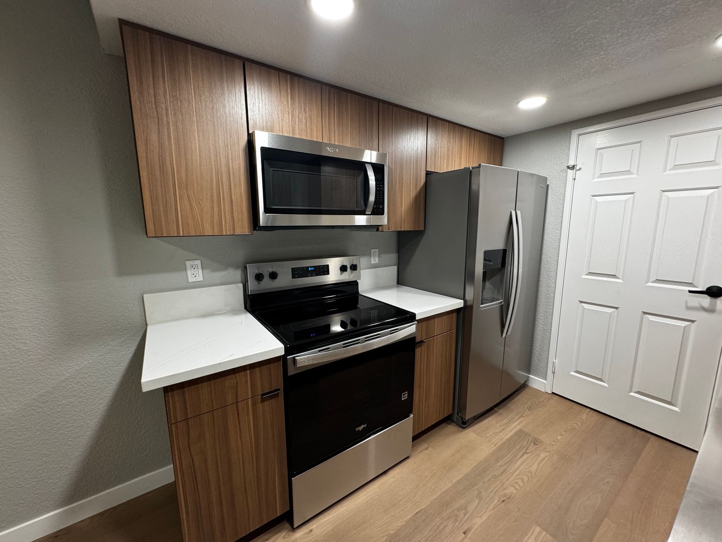 Riverside Apartment: 3957 Pierce Street