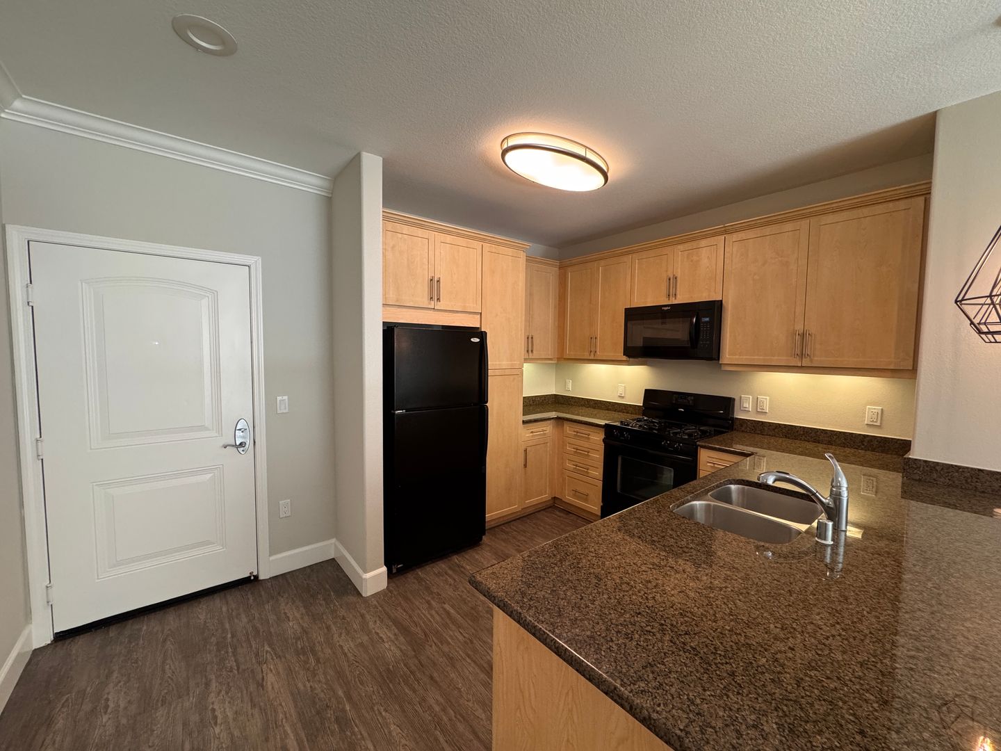 Anaheim Apartment: 2100 E. Katella Avenue