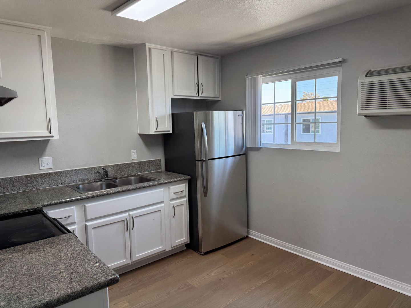 Santa Ana Apartment: 811 S. Fairview