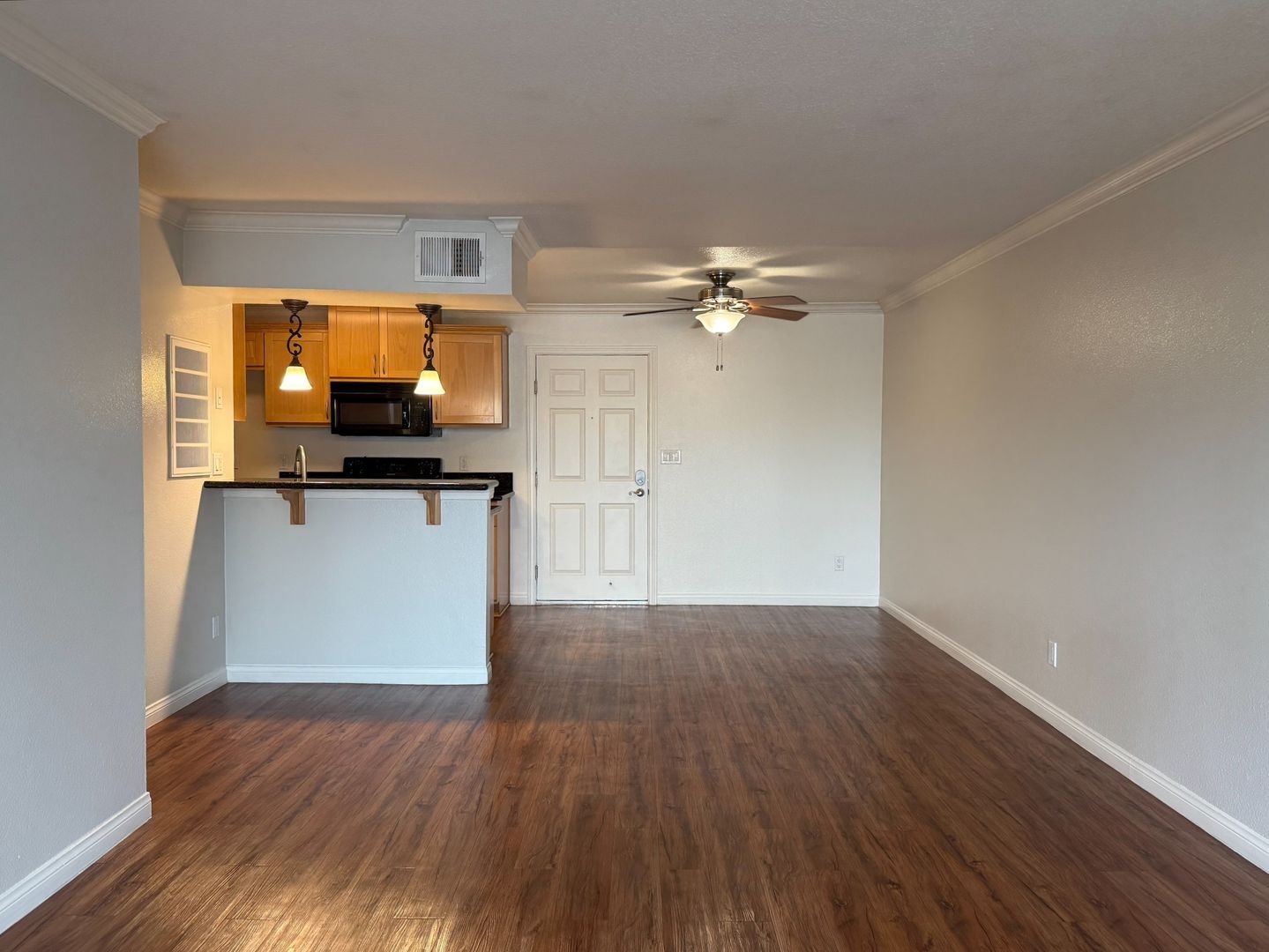 Anaheim Apartment: 2970 W. Orange Avenue