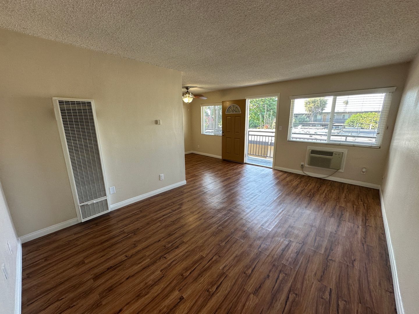 Norwalk Apartment: 12401 Studebaker Road