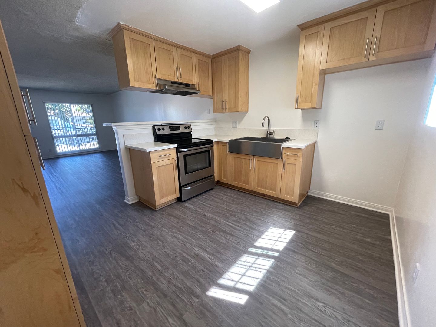 Santa Ana Apartment: 811 S. Fairview