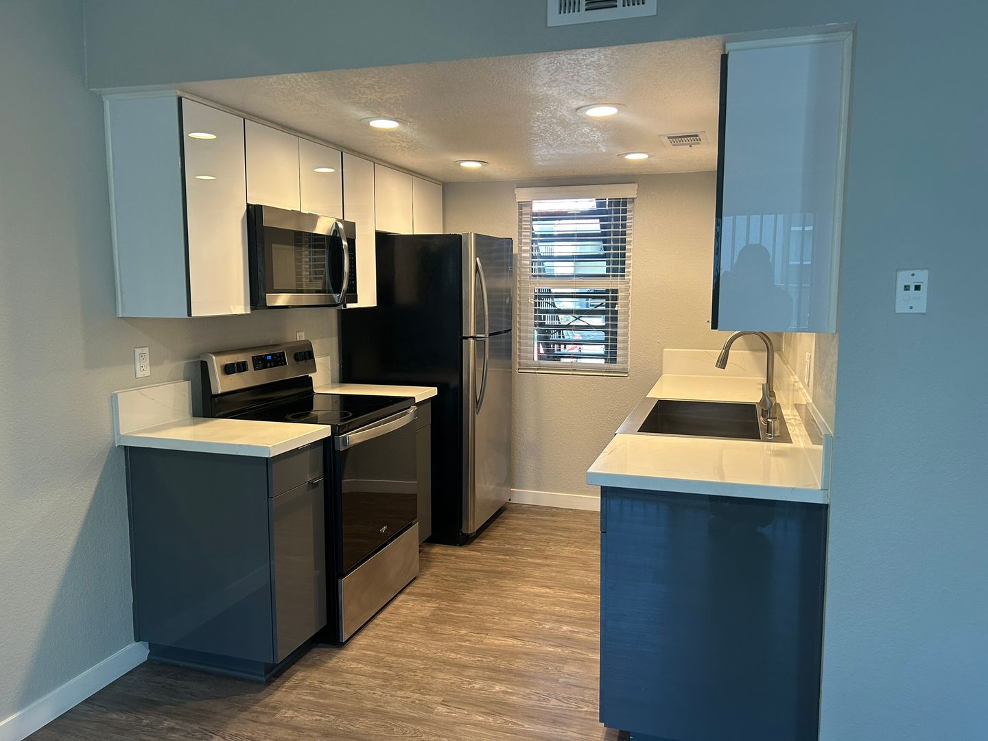 Riverside Apartment: 3957 Pierce Street