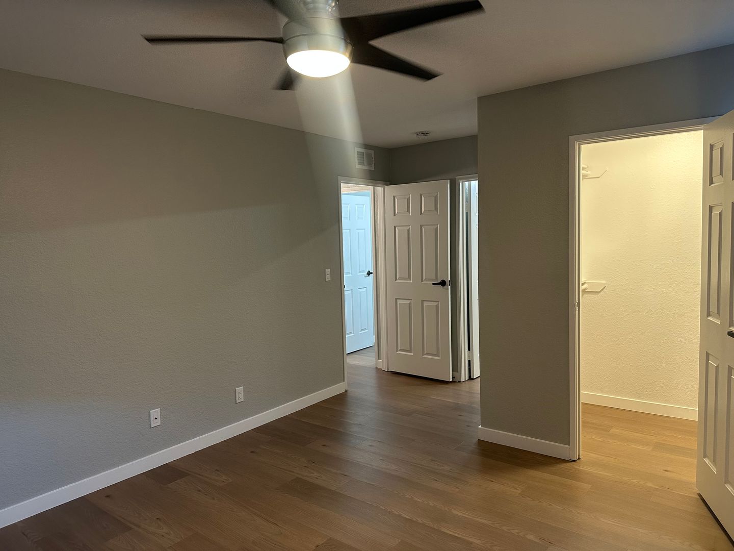 Riverside Apartment: 3957 Pierce Street