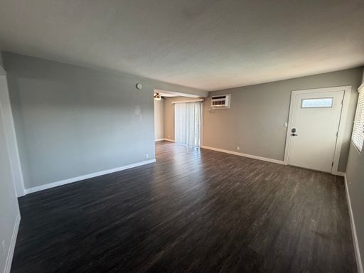 Fair Oaks | 2 Bed 1 Bath | Upstairs – photo 1