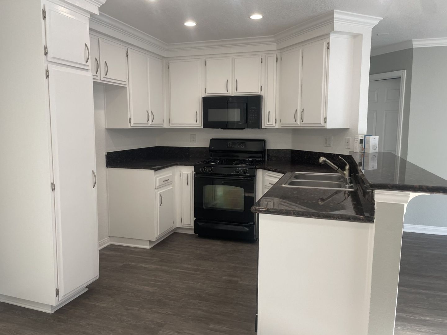 Azusa Apartment: 950 W. Sierra Madre Avenue