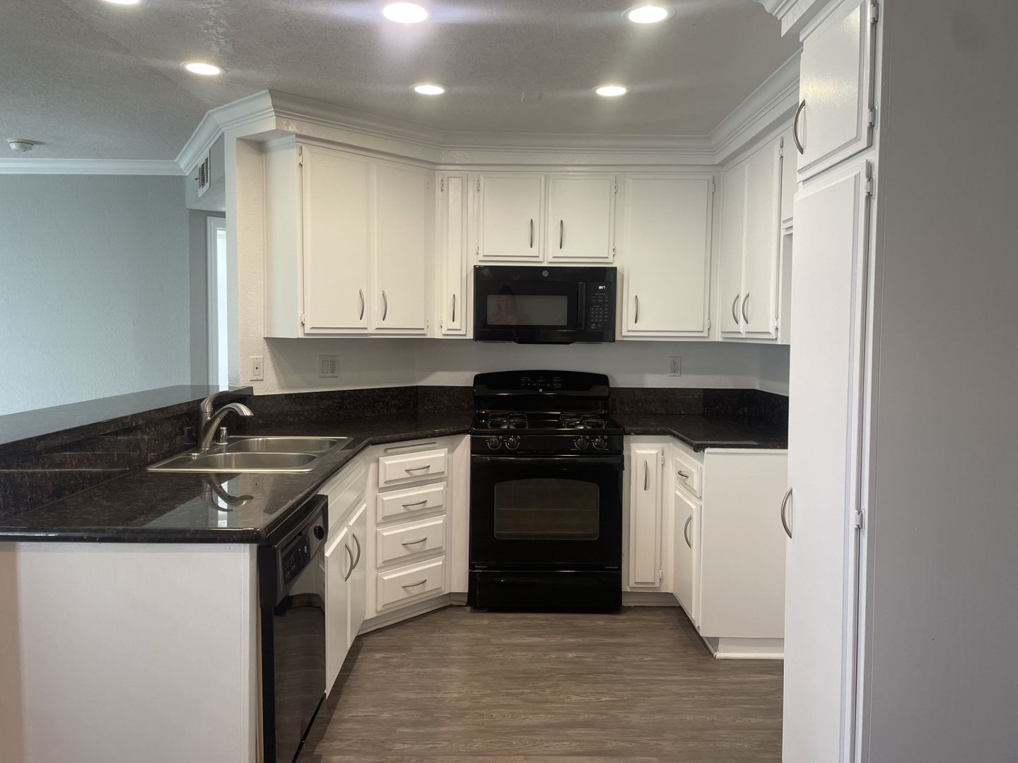 Azusa Apartment: 950 W. Sierra Madre Avenue