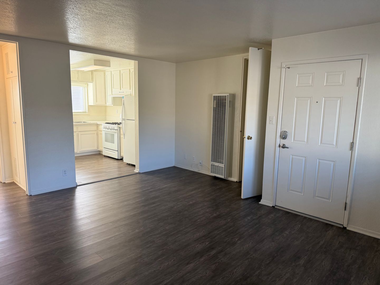 Lakewood Apartment: 4907 1/4 Hayter Avenue