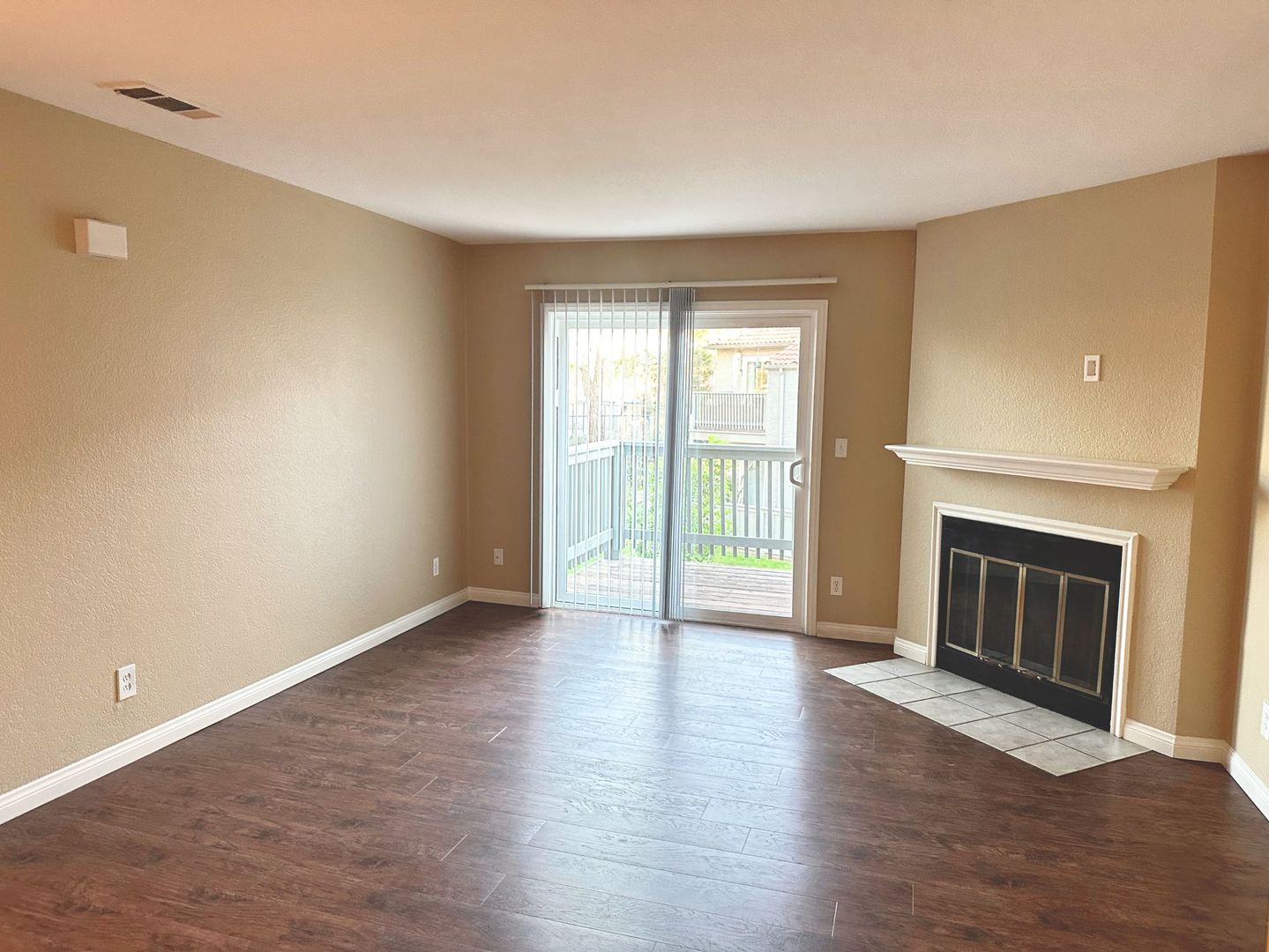 Riverside Apartment: 3957 Pierce Street