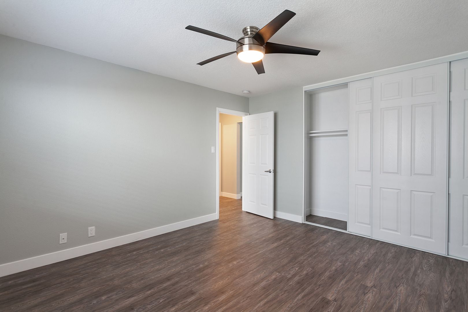 Long Beach Apartment: 1718 Ximeno Avenue