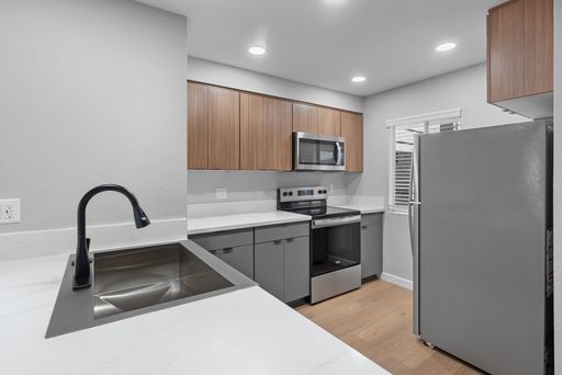 The Grand | The Palm | 1 Bed 1 Bath – photo 1