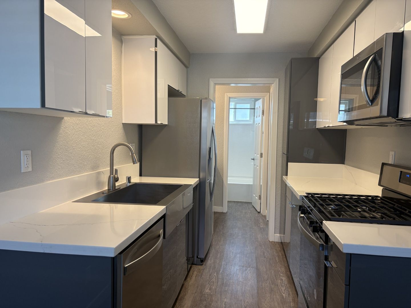 La Habra Apartment: 360 S. Idaho Street