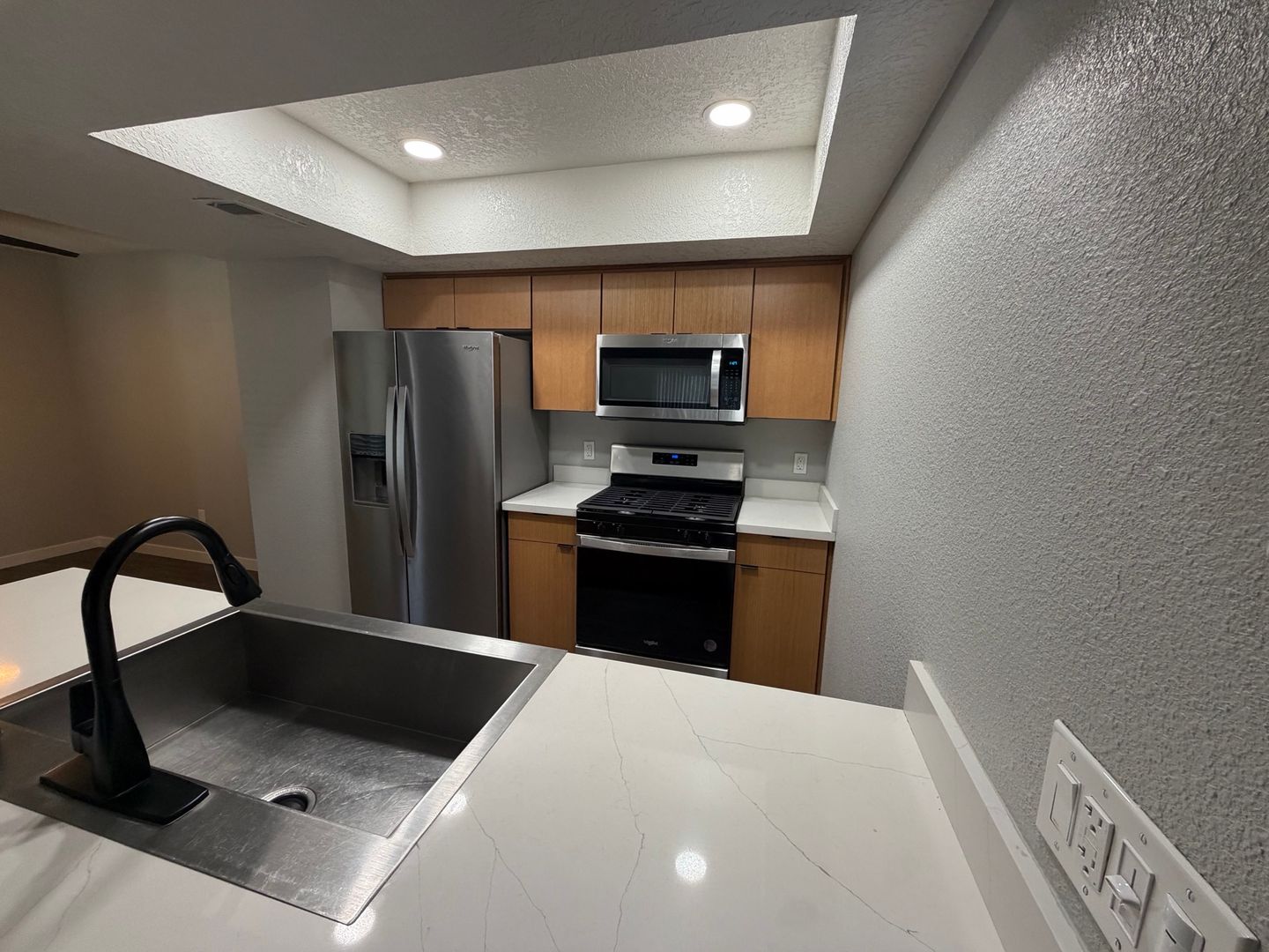 Riverside Apartment: 7600 Ambergate Place