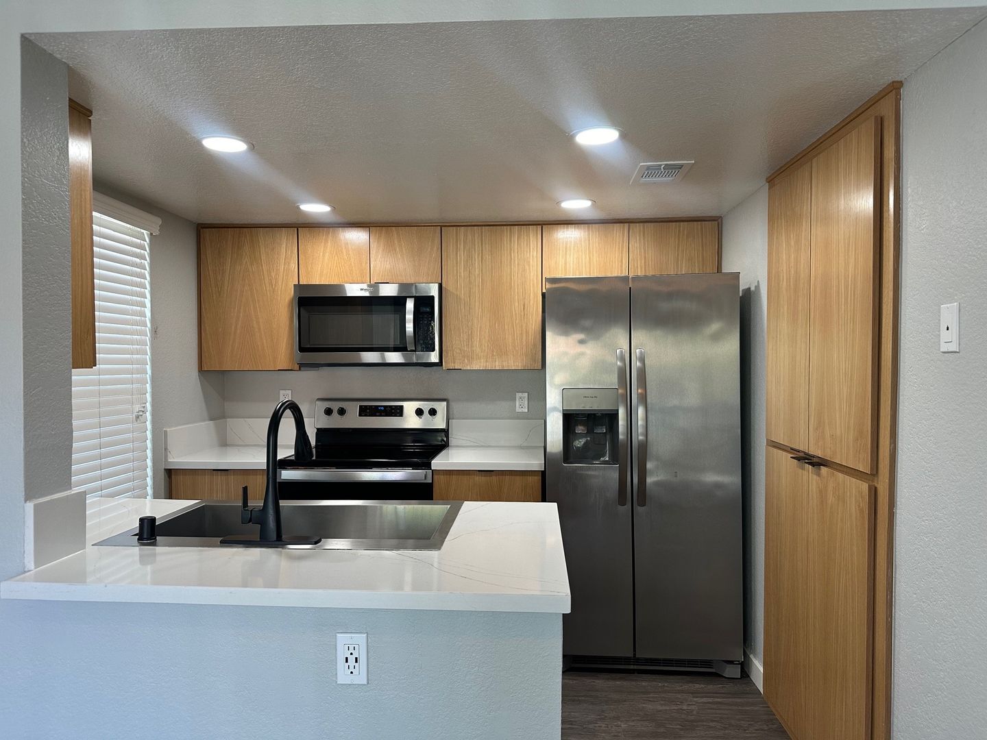 Riverside Apartment: 3957 Pierce Street