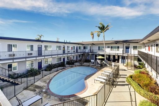 Fair Oaks | 1 Bed 1 Bath | Upstairs