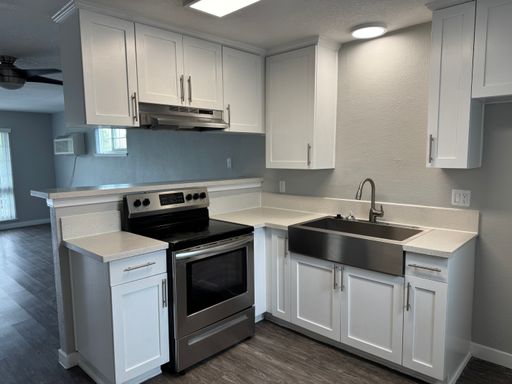 Villa Del Sol | 2 Bed 1.5 Bath | Upstairs – photo 1