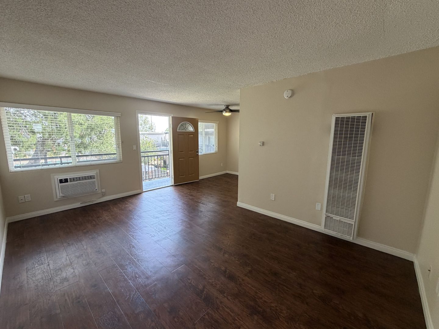 Norwalk Apartment: 12401 Studebaker Road