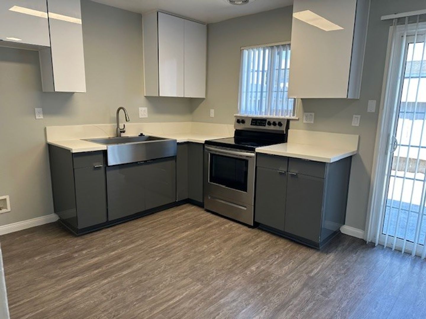 Santa Ana Apartment: 811 S. Fairview