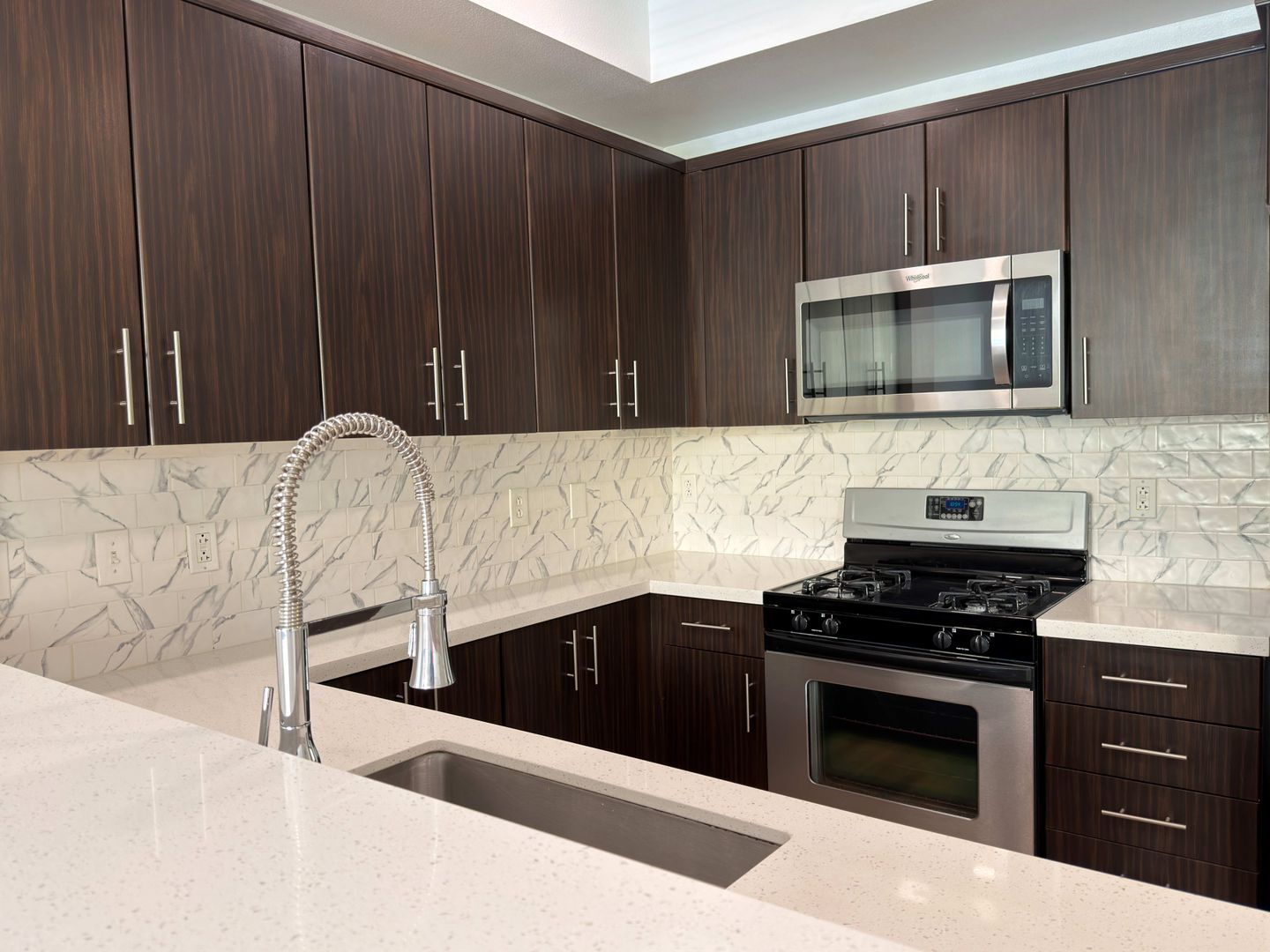 Los Angeles Apartment: 138 North Beaudry Avenue