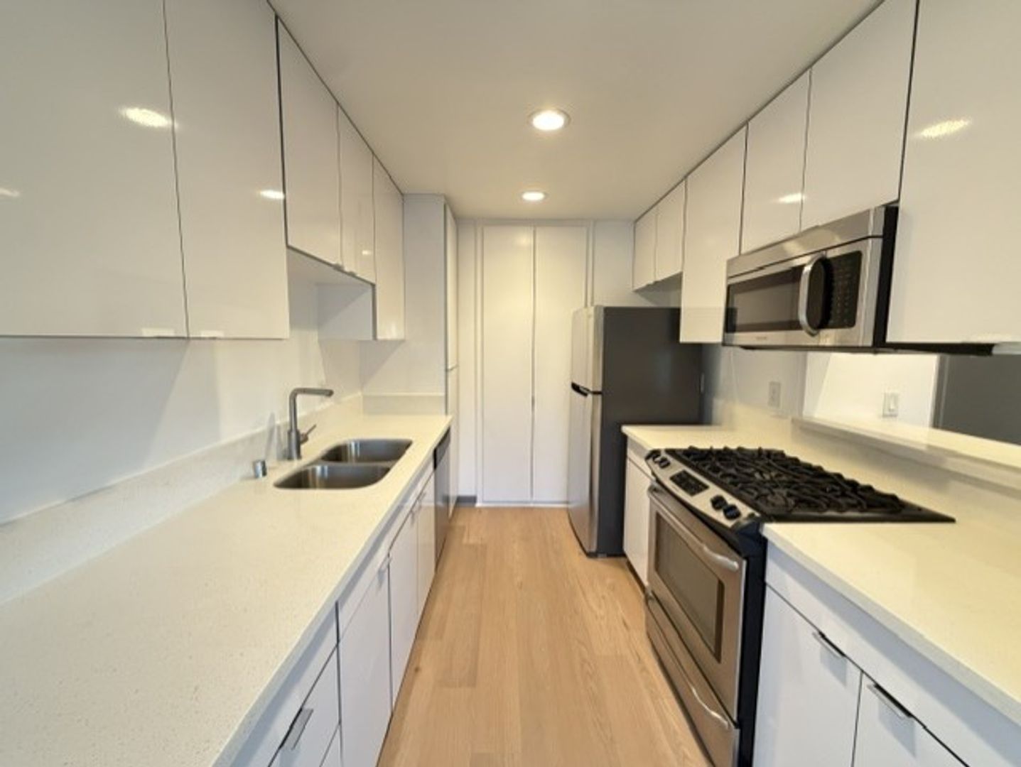 Costa Mesa Apartment: 126 E. 18th Street