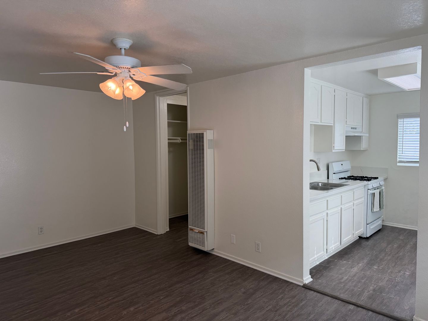 Lakewood Apartment: 4907 1/4 Hayter Avenue