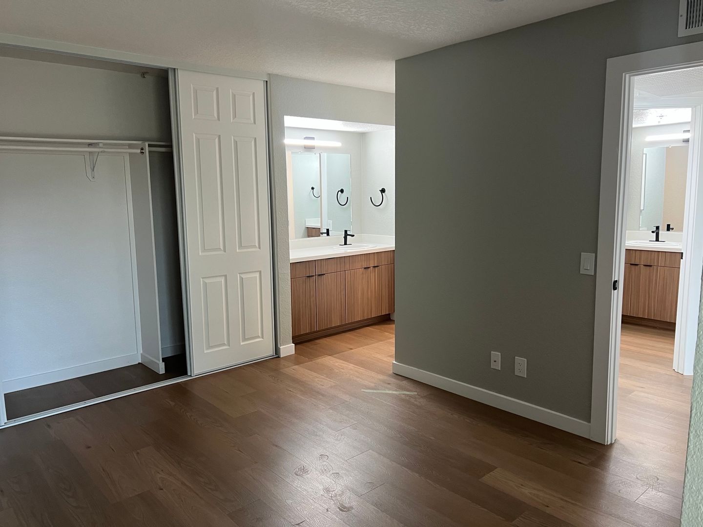 Santa Ana Apartment: 2111 W. 17th Street